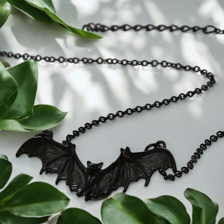Gotik Yarasa Kolye